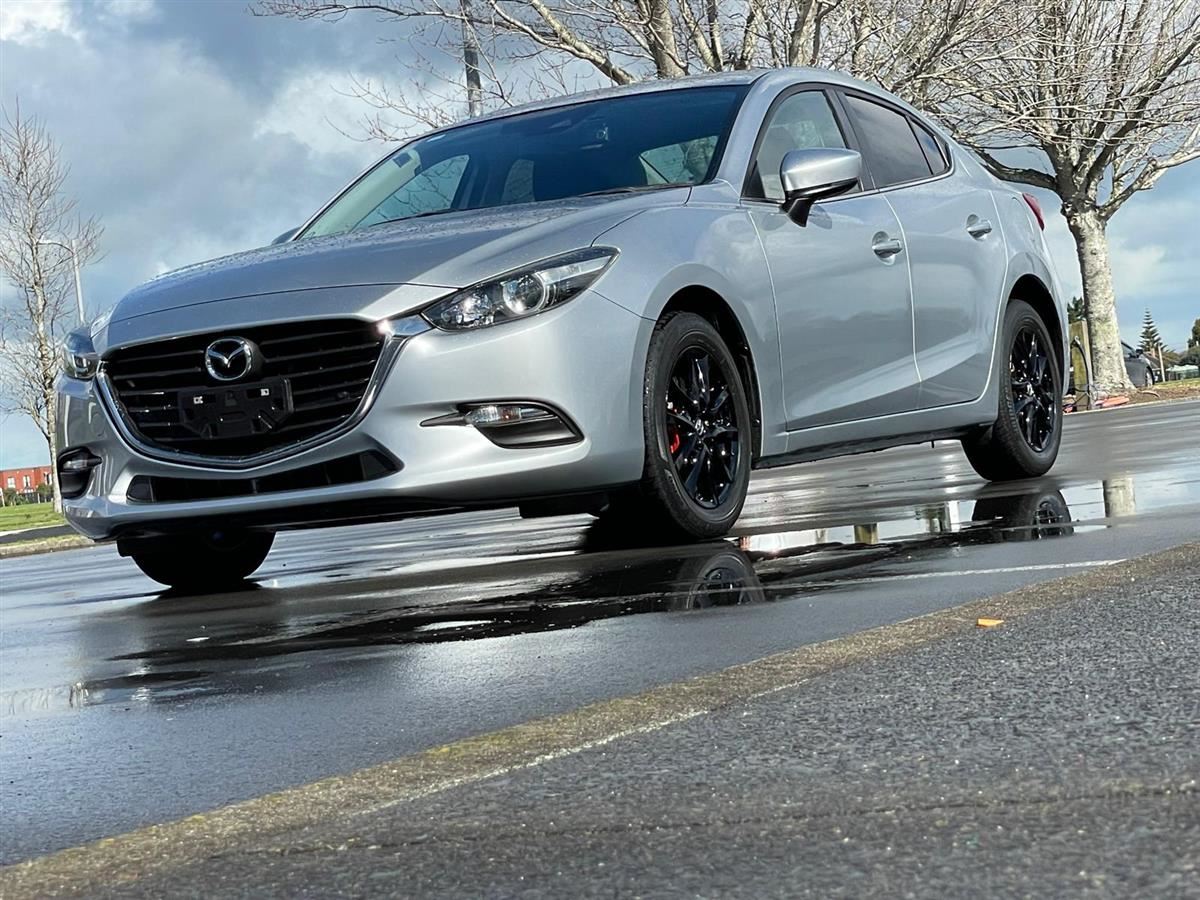 2017 silver Mazda Axela