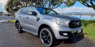 2017 silver Ford Everest