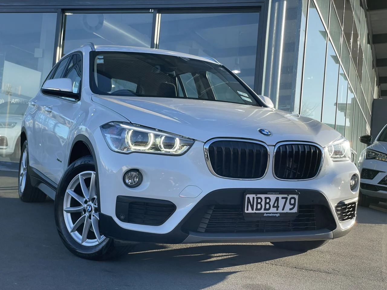 2017 white BMW X1