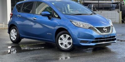 2017 blue Nissan Note