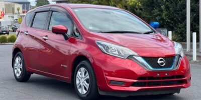 2017 red Nissan Note Hybrid