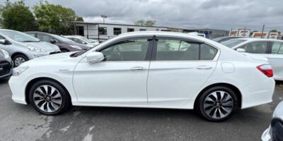 2017 White Honda Accord HYBRID LX