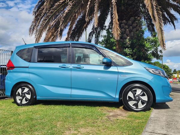 2017 Blue Honda Freed