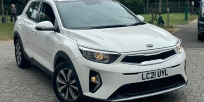 2020 white KIA Stonic