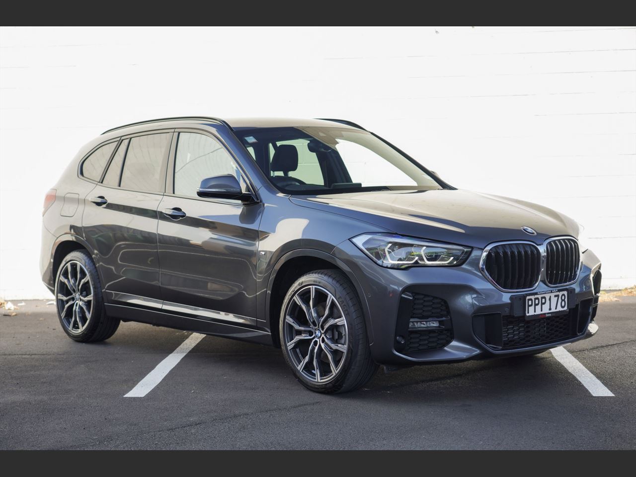 Grey BMW X1 S20I