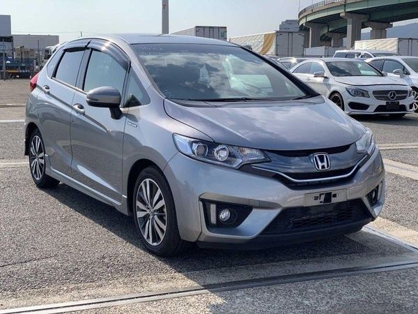 2017 Silver Honda Fit