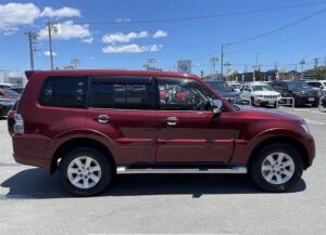 2017 Red Mitsubishi Pajero