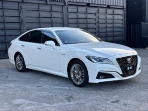 2019 White Toyota Crown HYBRID