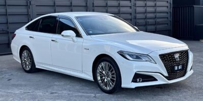 2019 White Toyota Crown HYBRID