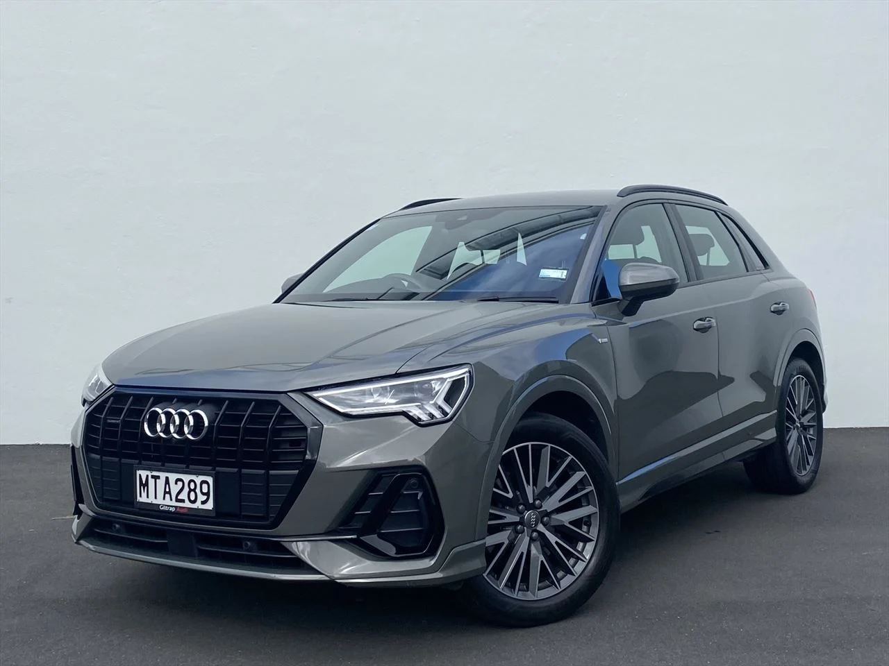 2020 black Audi Q3