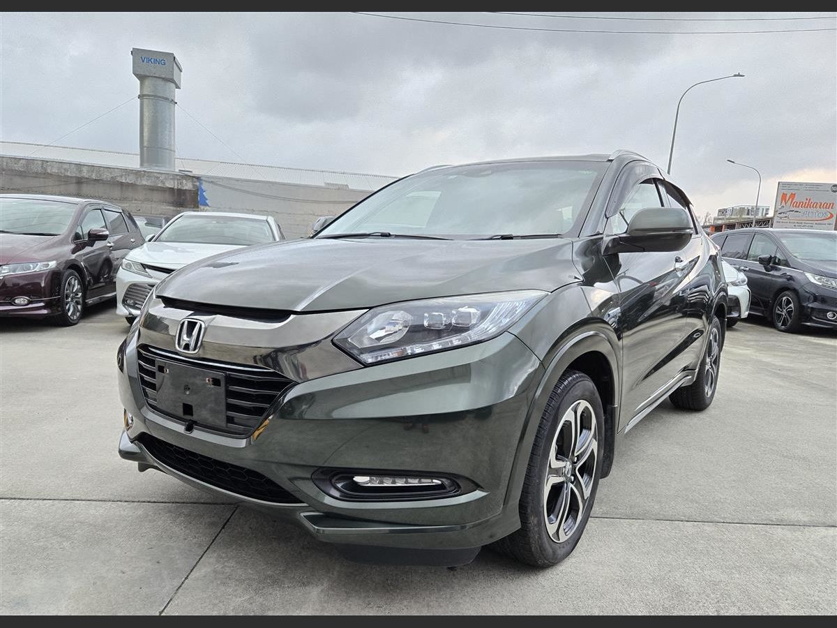 2018 black Honda Vezel