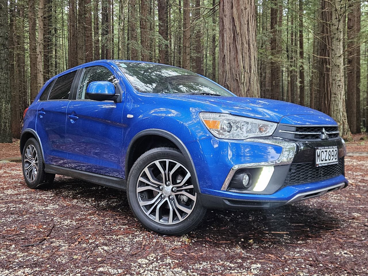 2019 blue Mitsubishi ASX