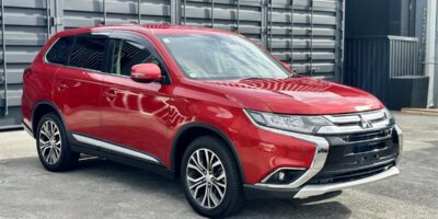 2017 red Mitsubishi Outlander