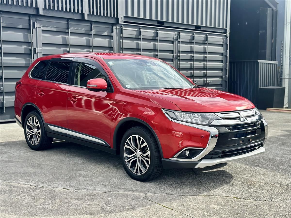 2017 red Mitsubishi Outlander