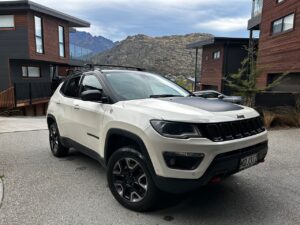 2019 white Jeep Compass