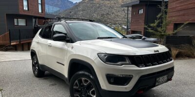 2019 white Jeep Compass