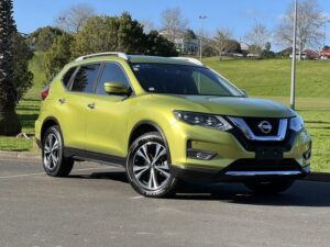 2018 Green Nissan X-Trail