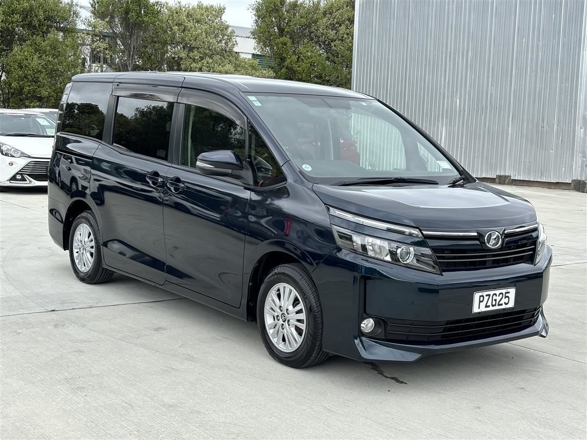 2018 black Toyota Voxy