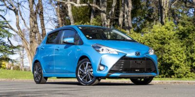 2017 blue Toyota Vitz