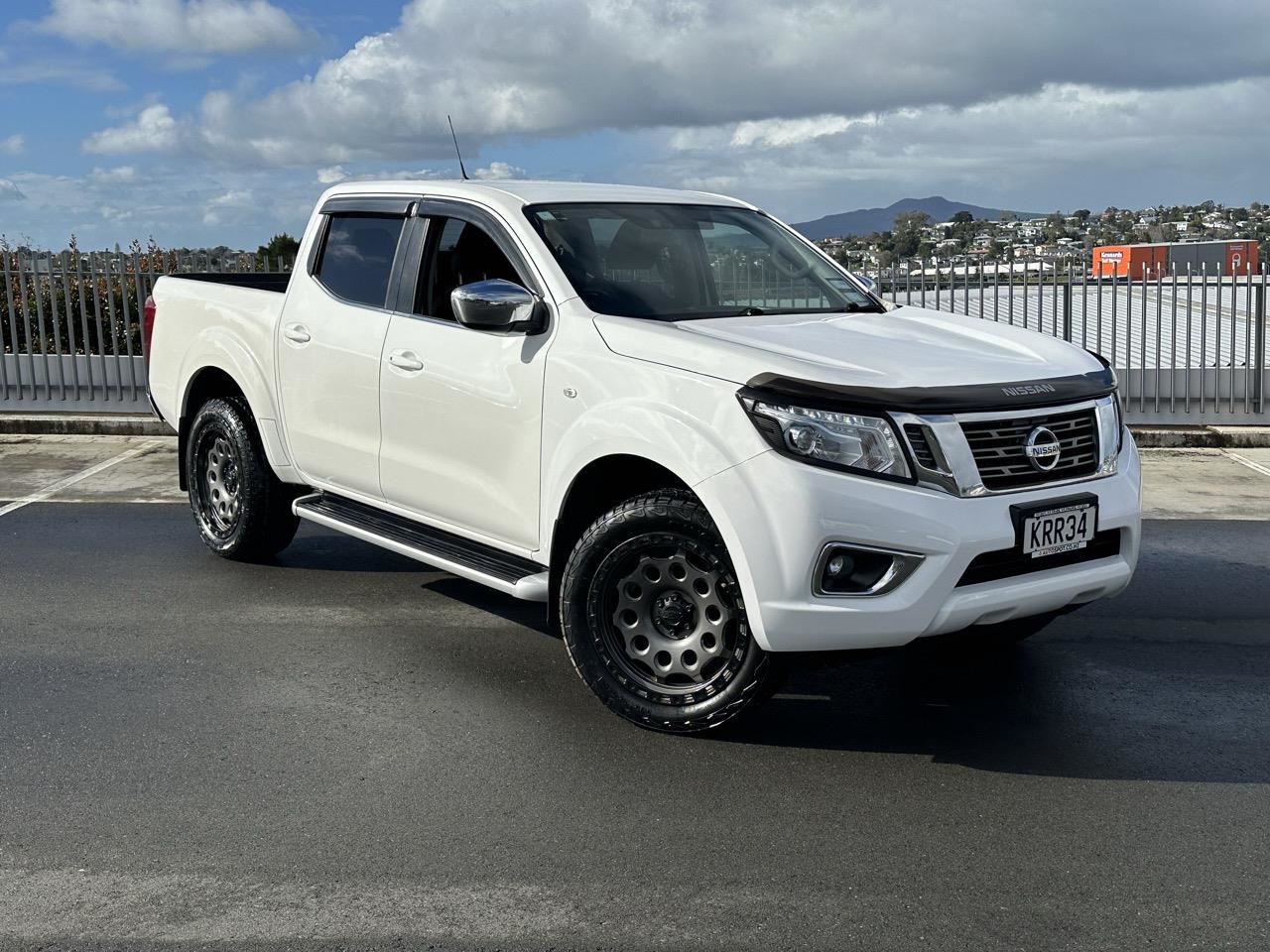 2017 white Nissan Navara