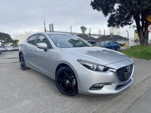 2018 silver Mazda Axela