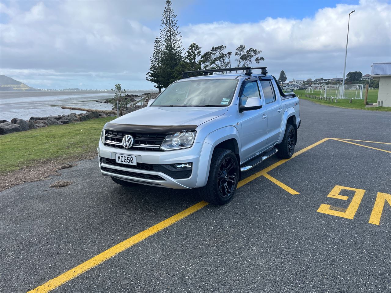 2019 silver Volkswagen Amarok