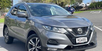 2019 grey Nissan Qashqai