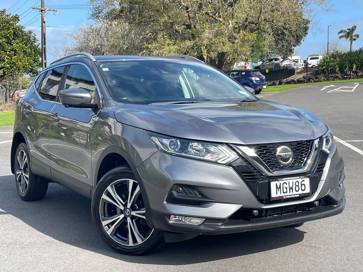 2019 grey Nissan Qashqai