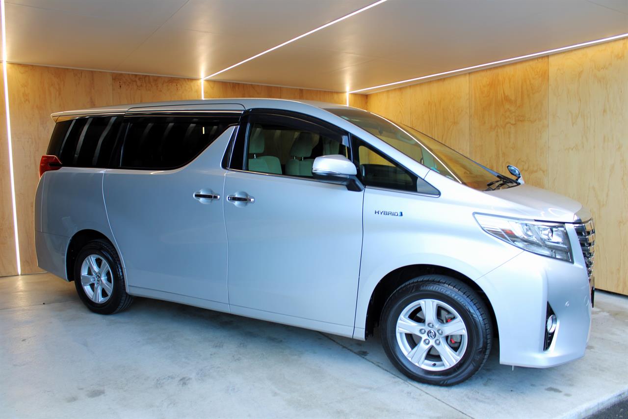 2017 Toyota Alphard HYBRID 7-SEATER