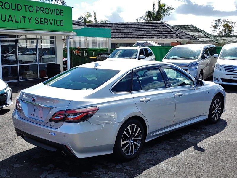 2018 Toyota Crown Hybrid