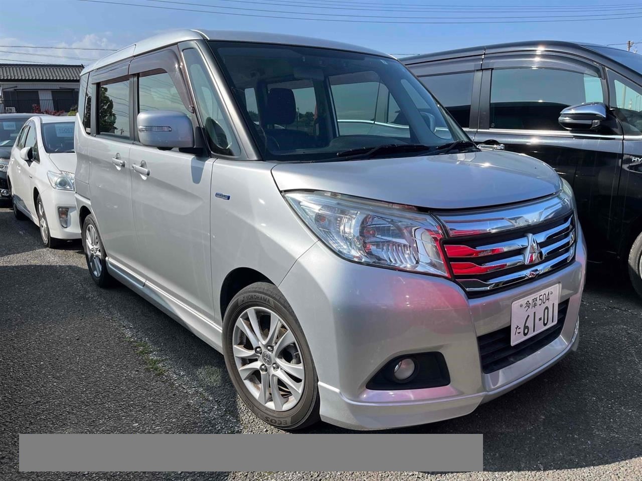 2017 silver Mitsubishi Delica