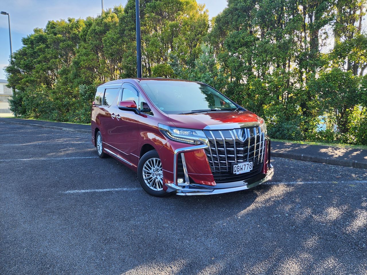 2018 Toyota Alphard Hybrid