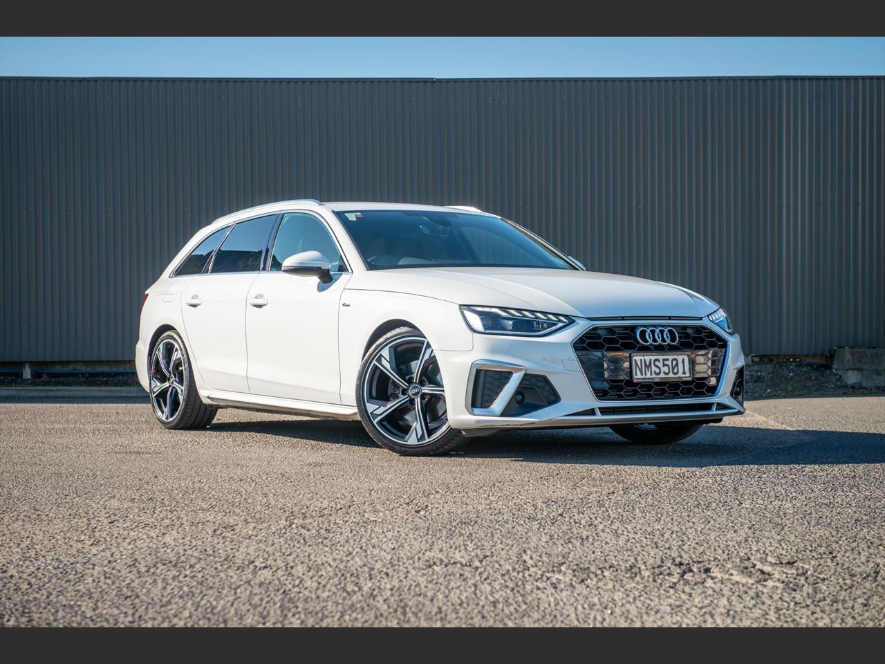 2021 Audi A4 40TFSI S line Avantv