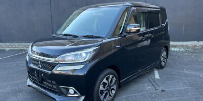 2017 black Mitsubishi Delica