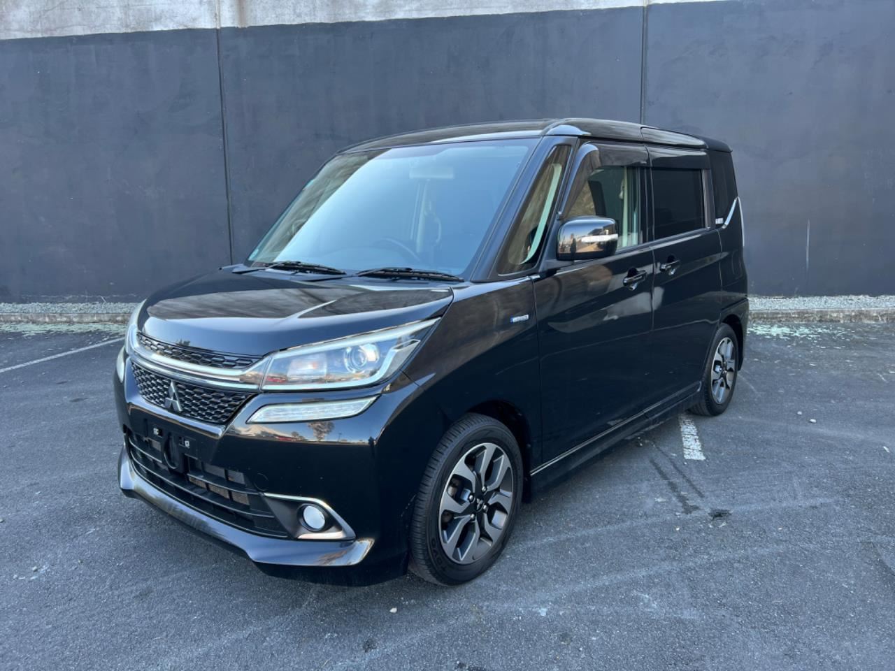 2017 black Mitsubishi Delica