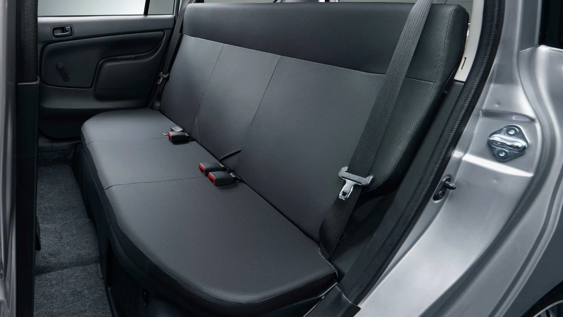 An image of the second-row seats showing the seating configuration on the Toyota Probox