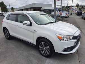 2018 white Mitsubishi RVR