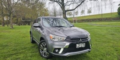 2019 grey Mitsubishi ASX