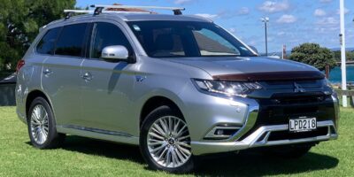 2018 silver Mitsubishi Outlander