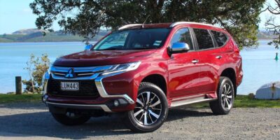 2019 red Mitsubishi Pajero