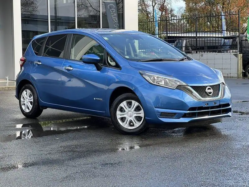 2017 blue Nissan Note