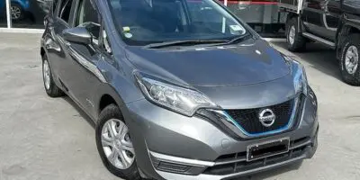 2017 silver Nissan Note E-power X