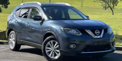 2017 Blue Nissan X-Trail