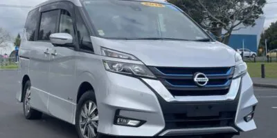 2018 silver Nissan Serena