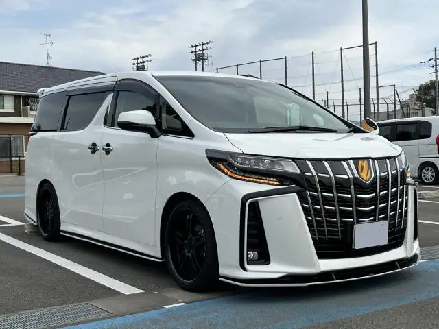 2018 TOYOTA ALPHARD for Sale by Best Cars for Sale in Kenya Ltd.