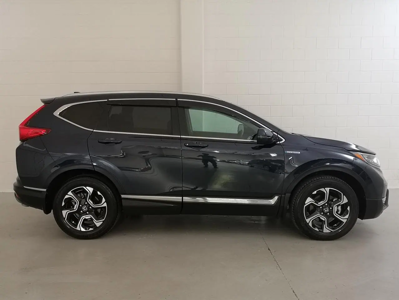 2019 Honda CR-V Hybrid AWD for Sale in Kenya by Best Cars for Sale in Kenya Ltd.