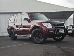 2019 red Mitsubishi Pajero