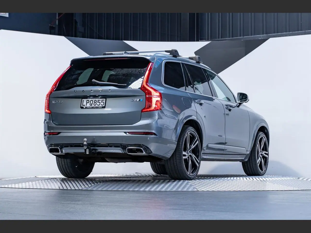 2018 Volvo XC90 2.0 D5 R-DESIGN PRO AWD for Sale in Kenya by Best Cars for Sale in Kenya Ltd.