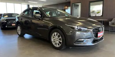 2018 Mazda Axela hybrid