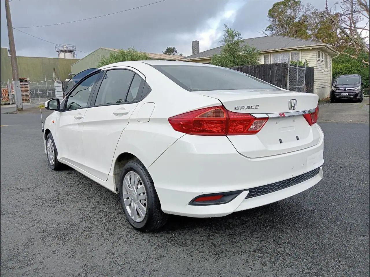 2018 Honda Grace for Sale in Kenya by Best Cars for Sale in Kenya ltd.